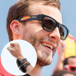 Черные закатанные солнцезащитные очки в рулонах, посвященные чемпионату мира по футболу в Испании