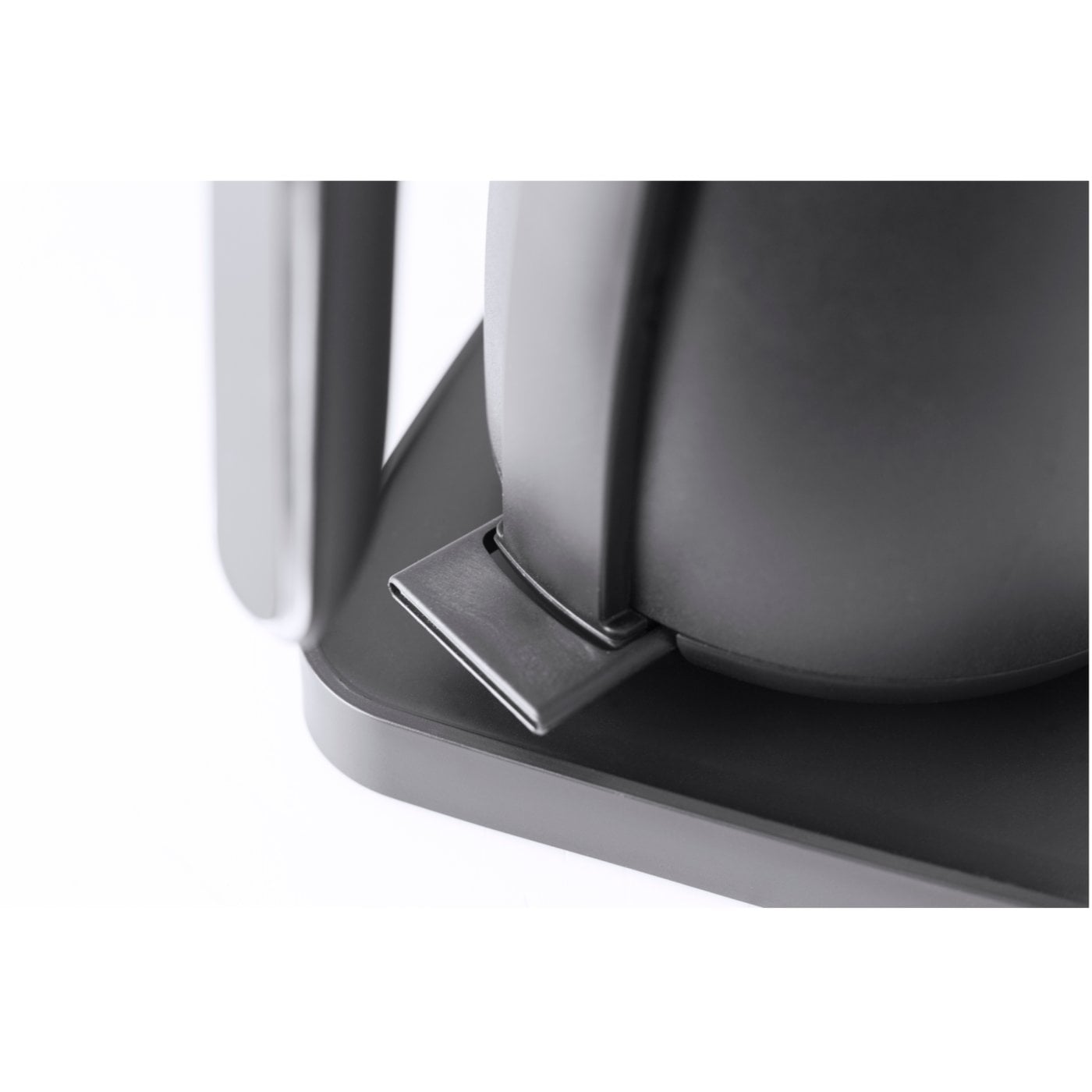 Caso Coffee Classic Kettle 1877 Electric 1310  W 0.6 L 360° rotational base Black