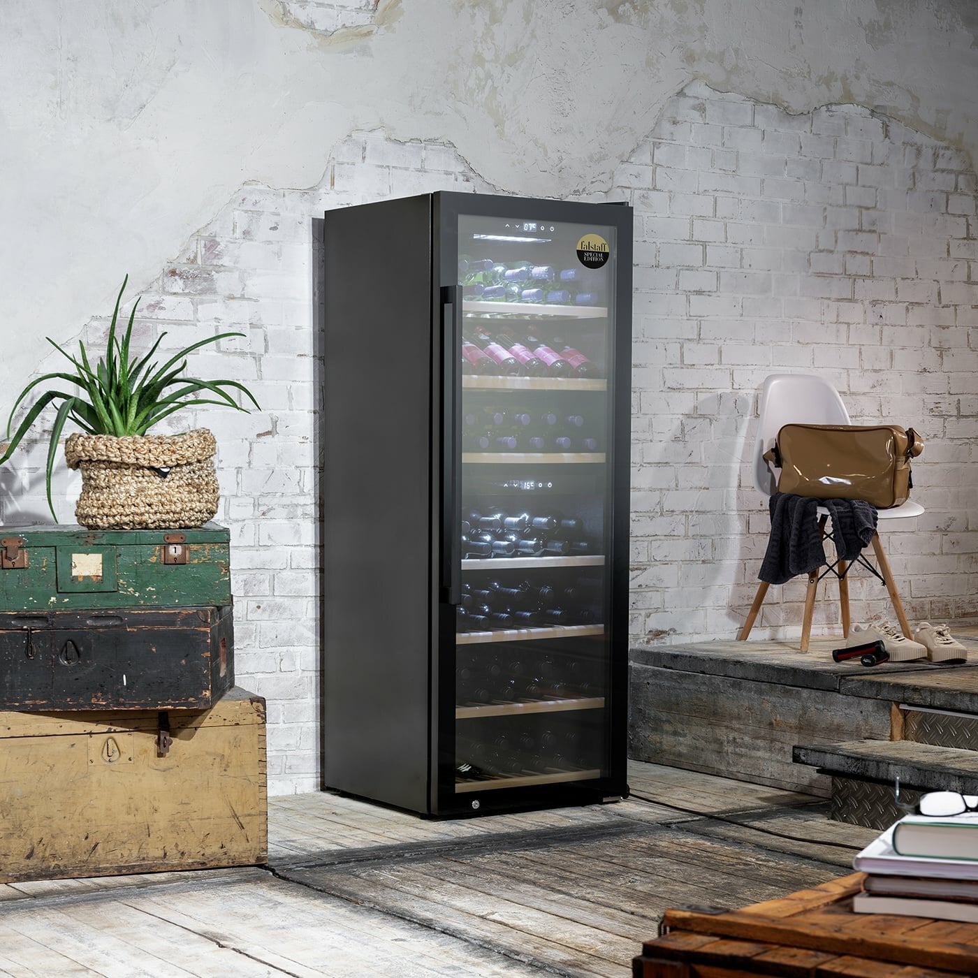 Caso Smart Wine Cooler WineExclusive 126 Energy efficiency class G Free standing Bottles capacity 126 bottles Cooling type Compressor technology Black