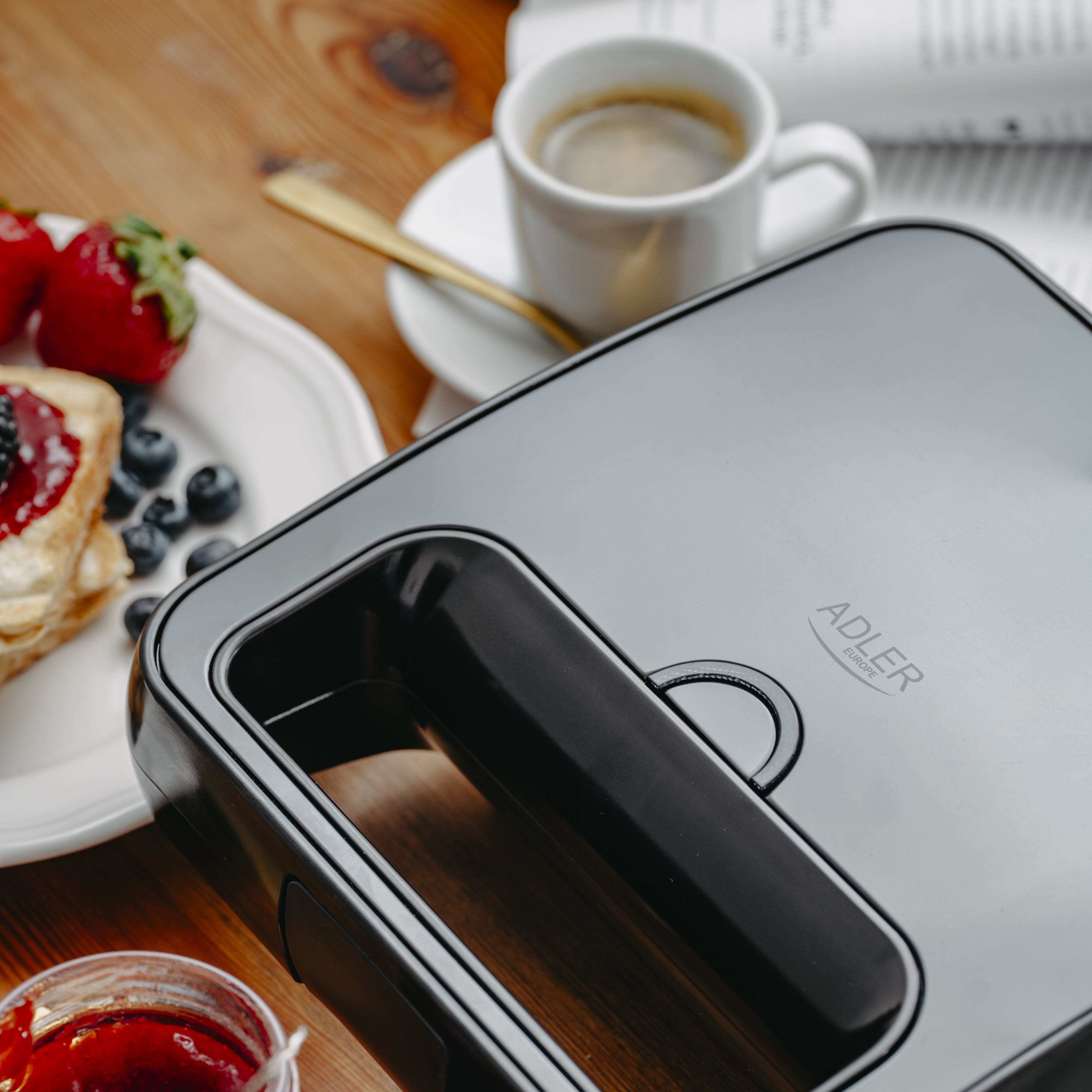 Adler AD 3079   750 W   Number of plates 1   Black