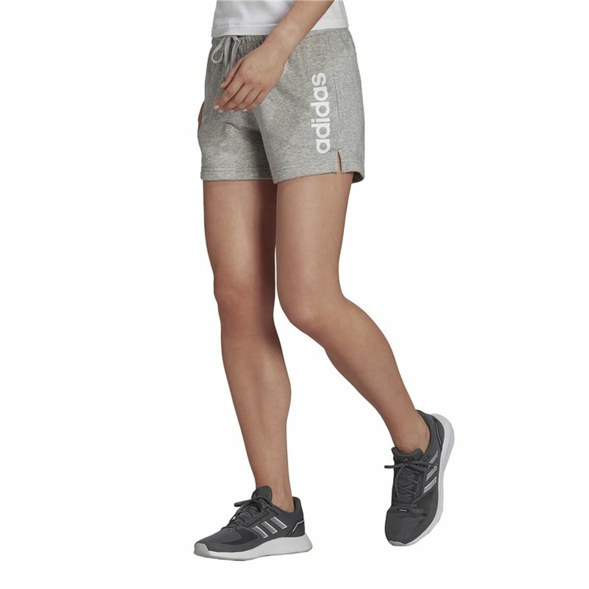 Lühikesed Spordipüksid Adidas Essentials Slim Logo Daam Hall