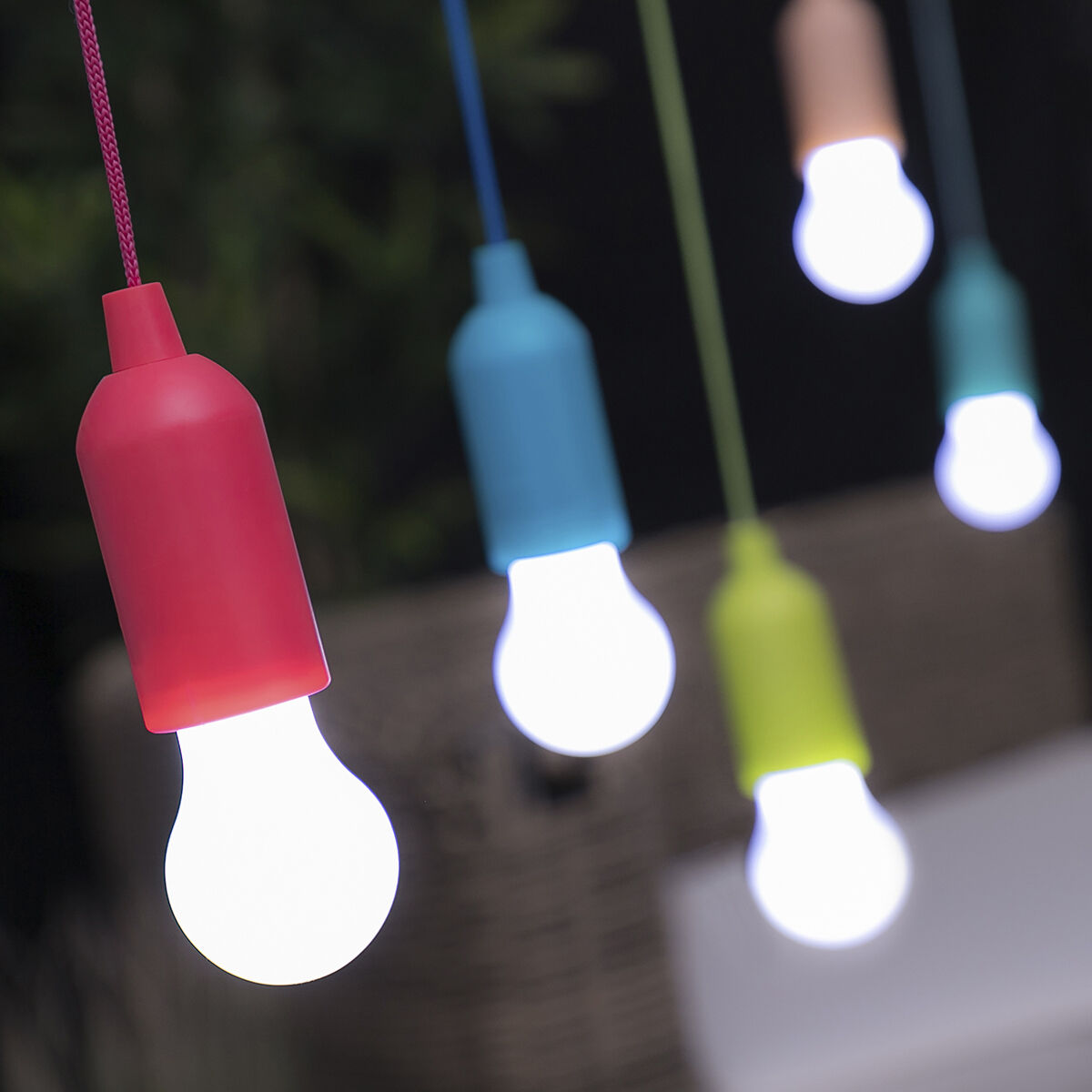 InnovaGoods Kantav Nööritõmbega Lülitatav LED Lamp